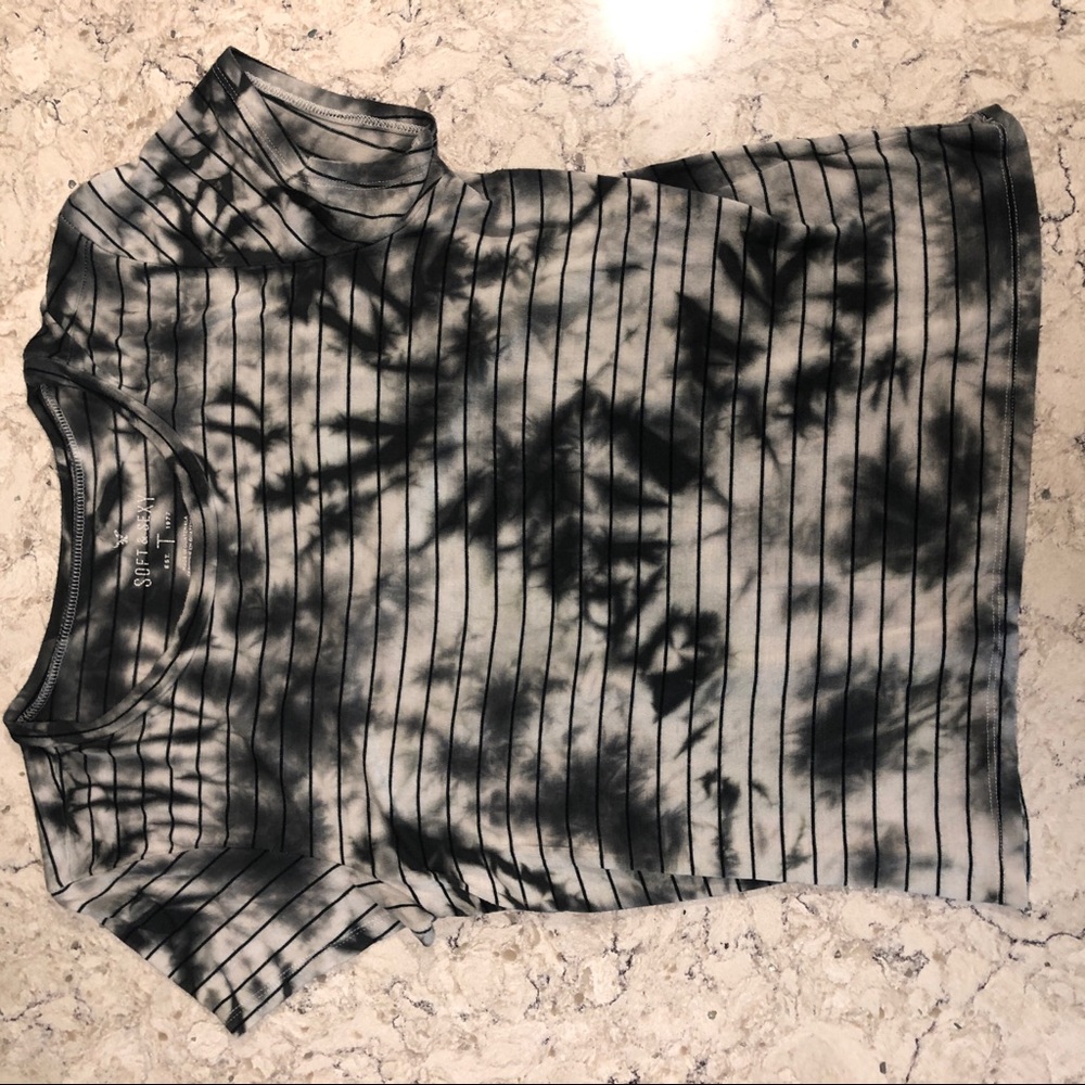 american eagle t-shirt